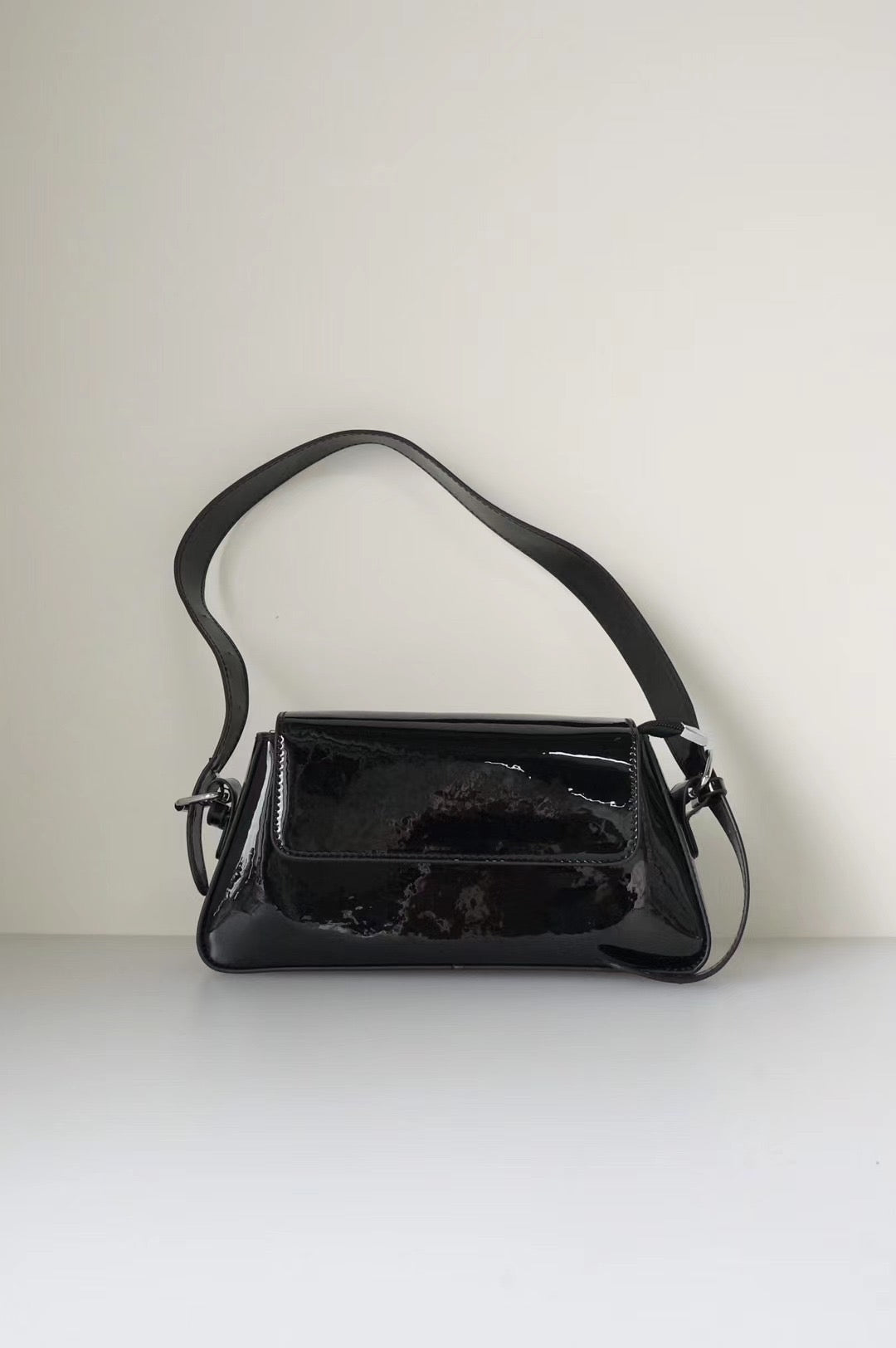 Silver In Lighting Shoulder Bag