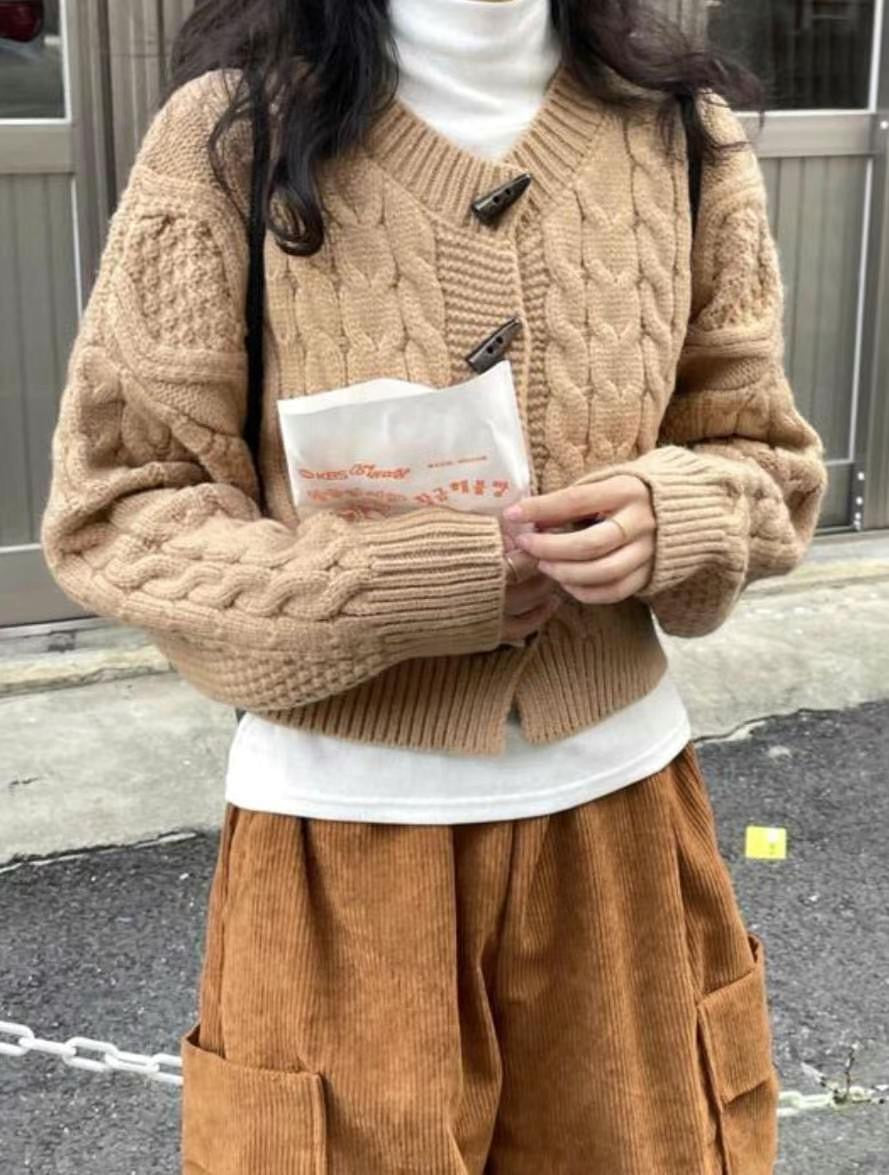 日常必備!! 扭麻花牛角鈕扣Cardigans