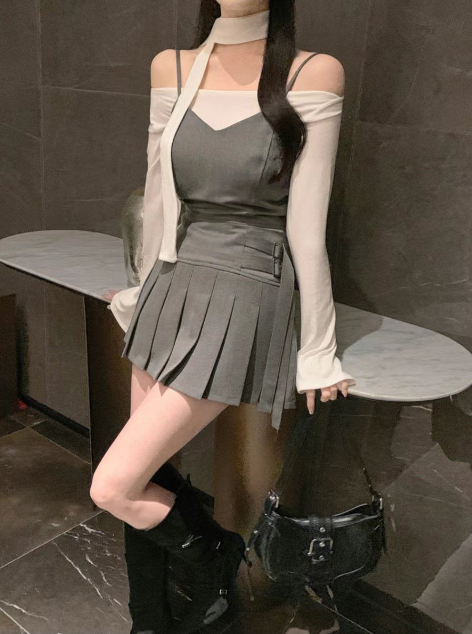 女團吊帶西裝百摺裙套裝