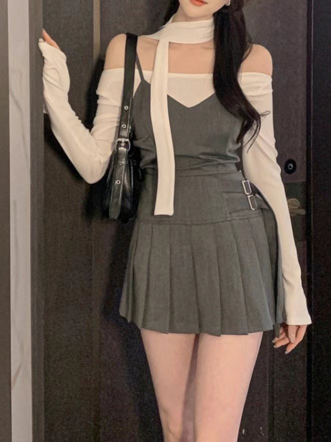 女團吊帶西裝百摺裙套裝