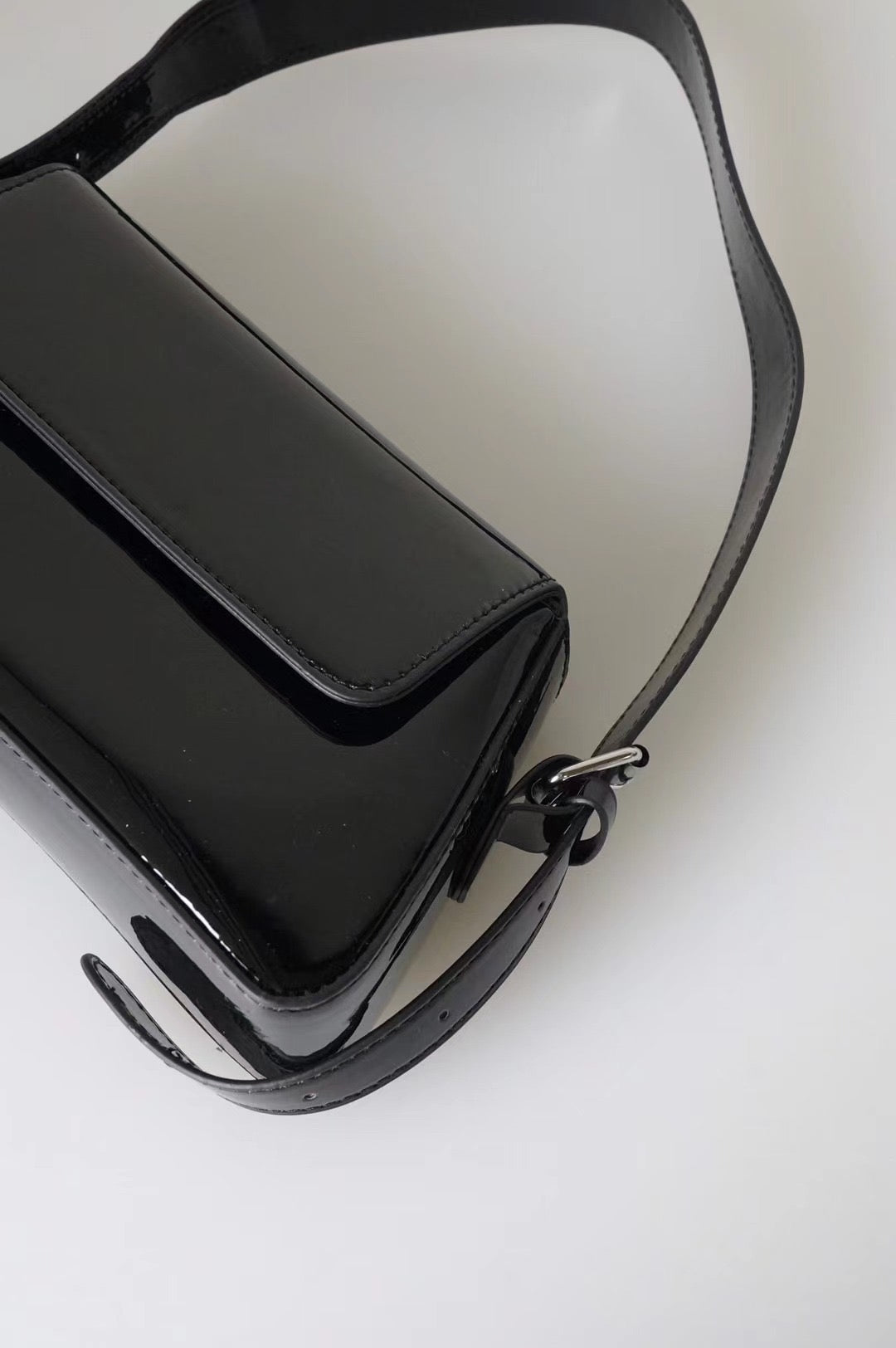 Silver In Lighting Shoulder Bag
