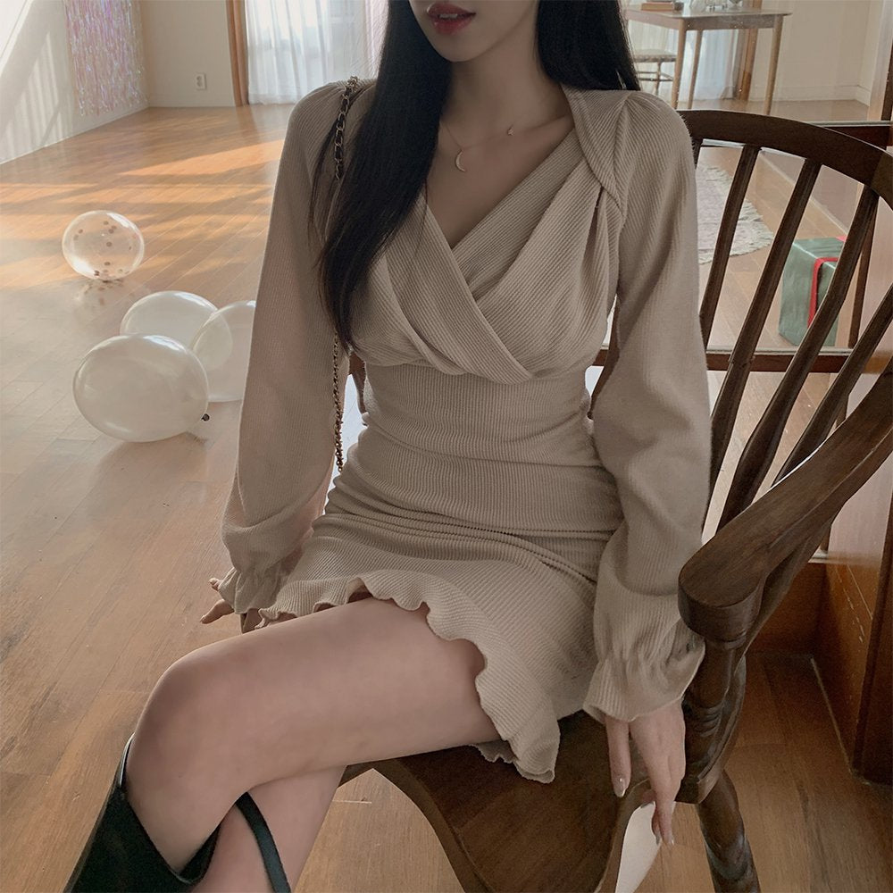 小性感木耳邊V領魚尾裙