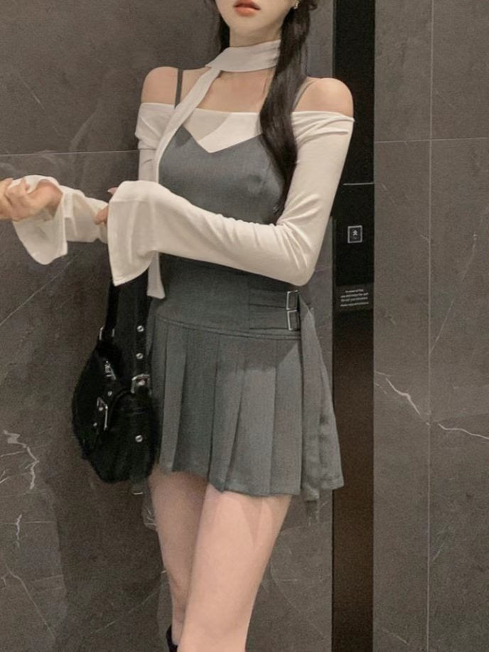女團吊帶西裝百摺裙套裝