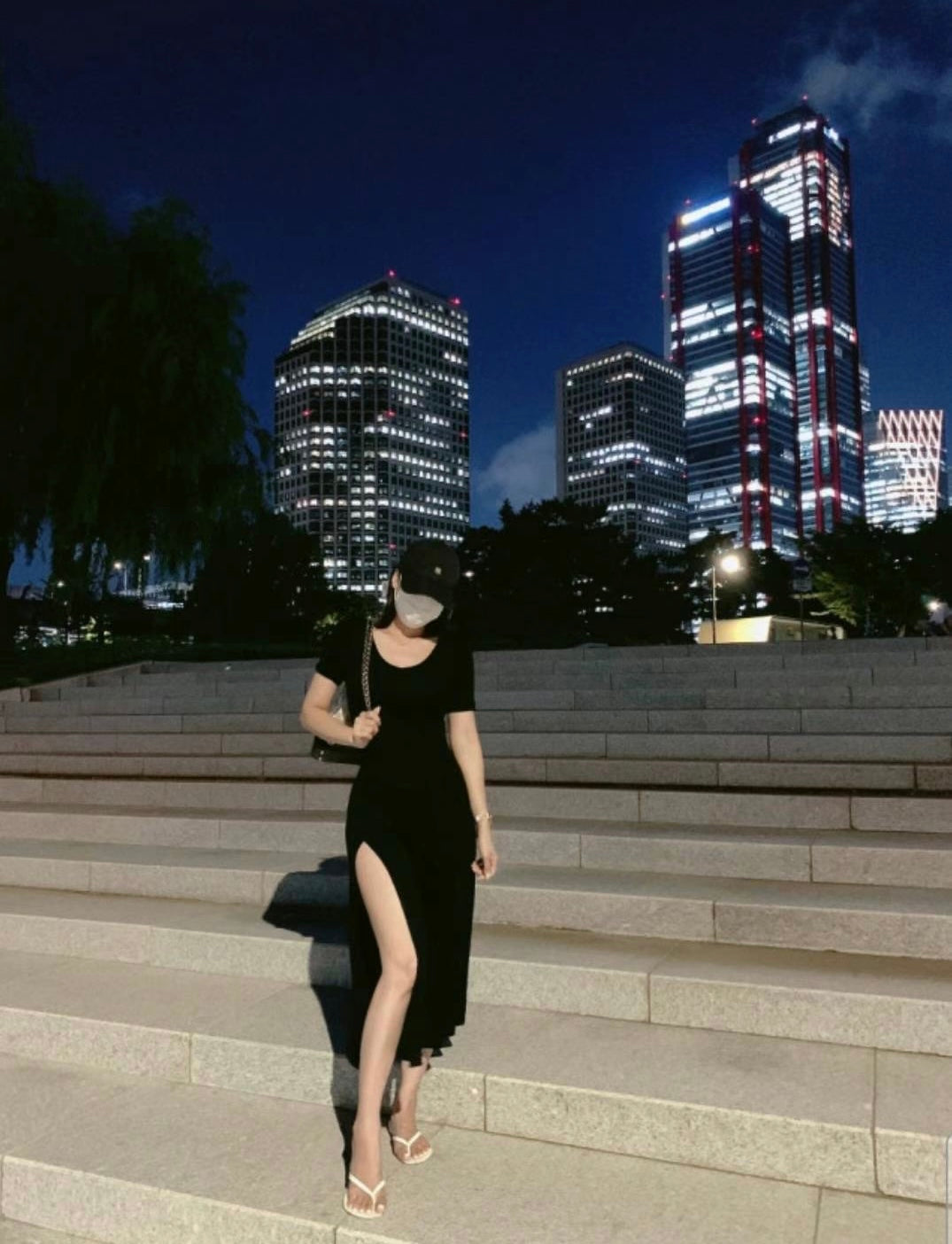 性感U領開衩長裙