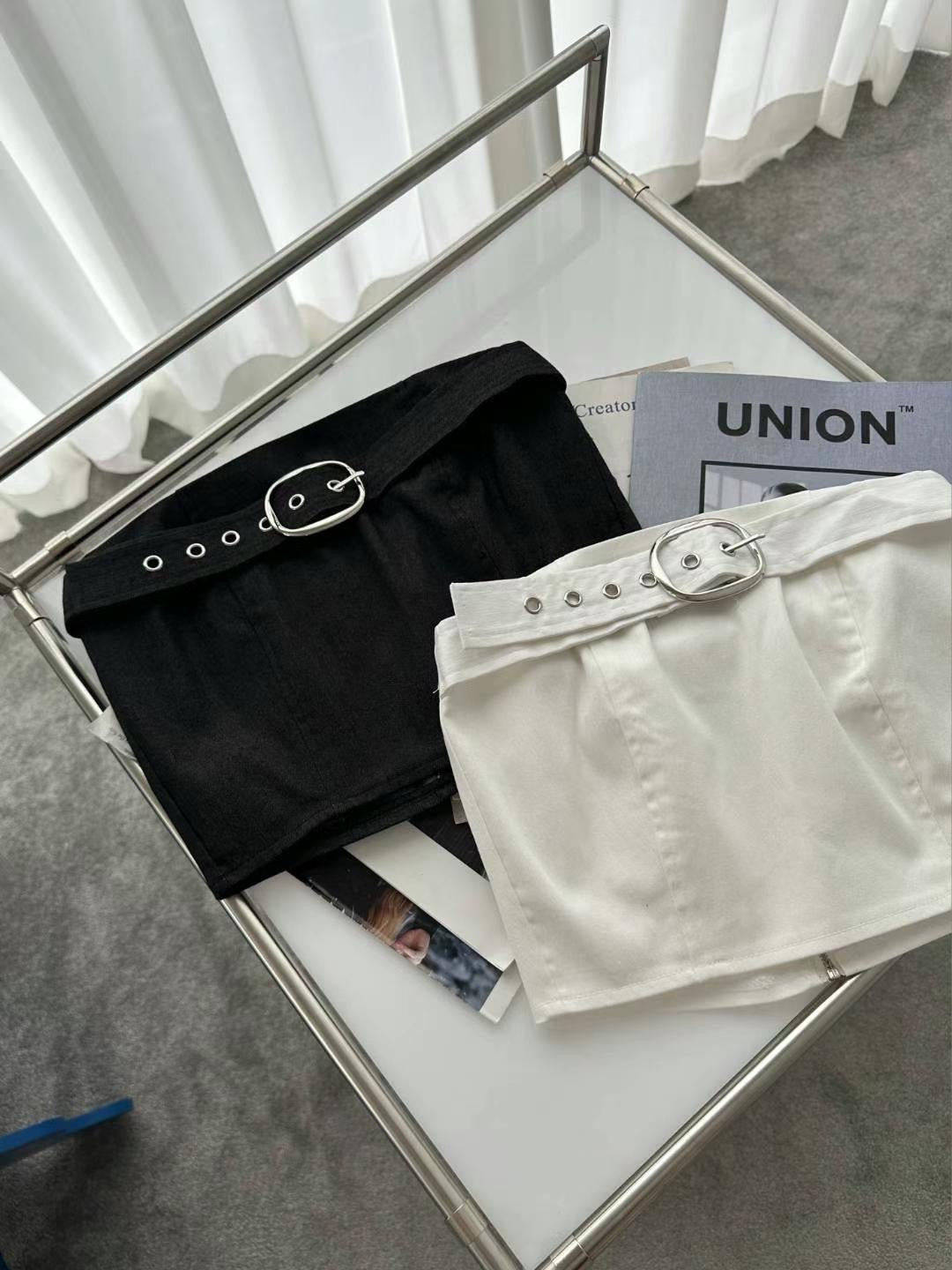 型格鈕扣皮帶Tube Top