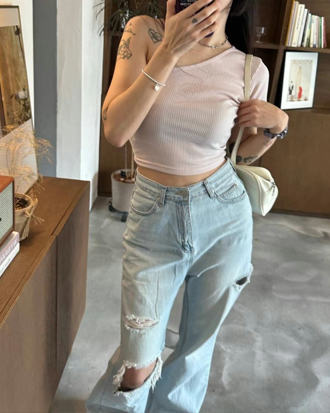 小性感斜肩Cutting Top