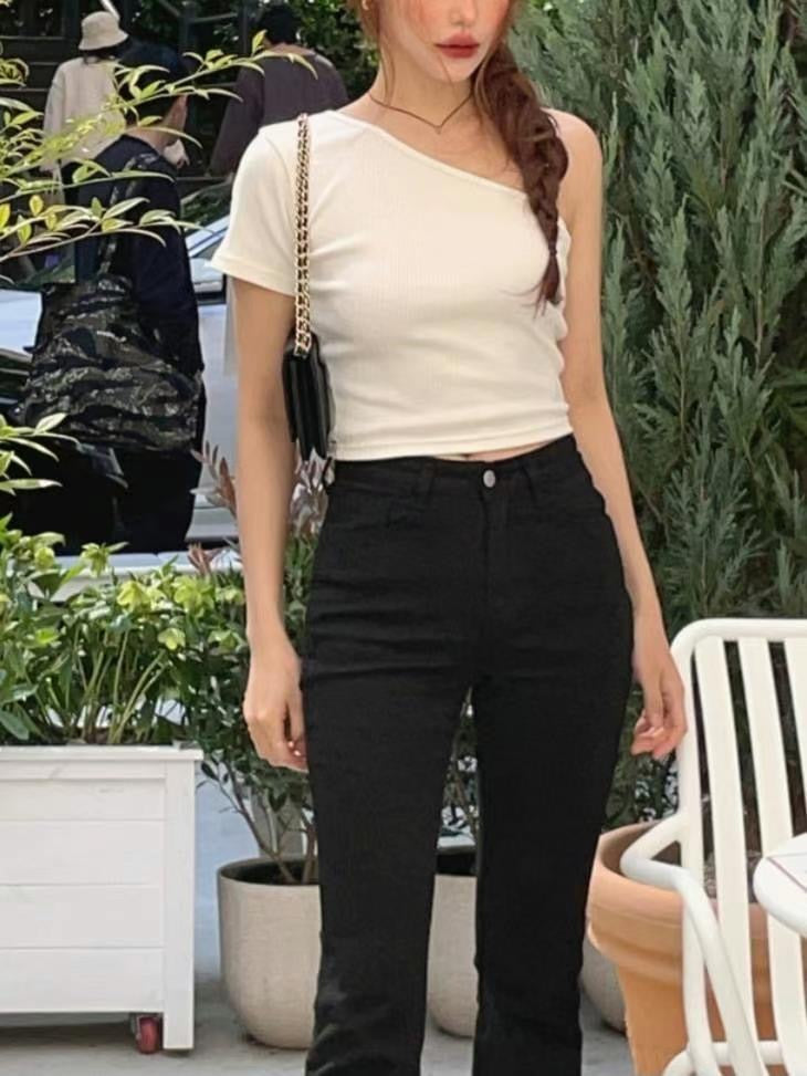 小性感斜肩Cutting Top