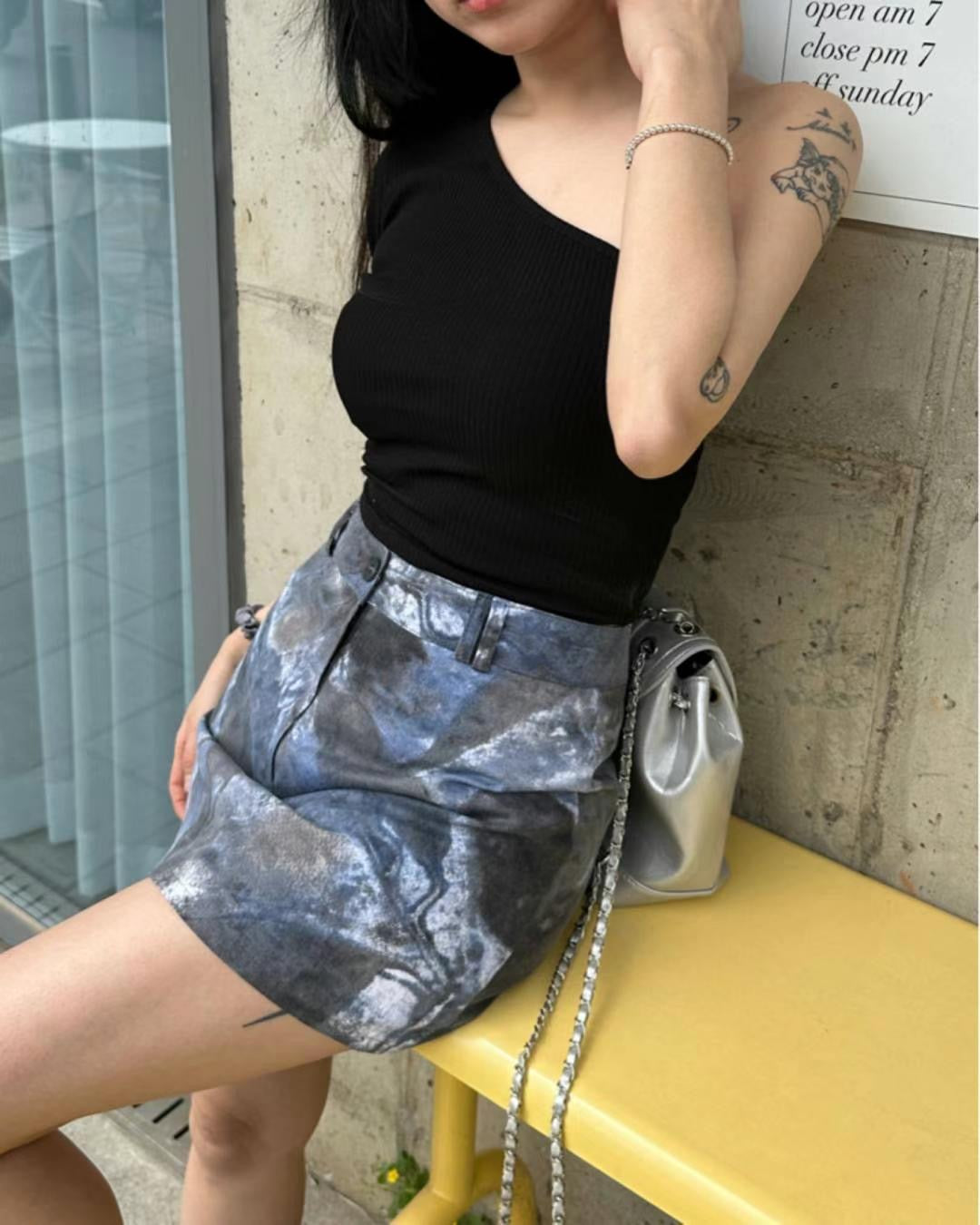 小性感斜肩Cutting Top