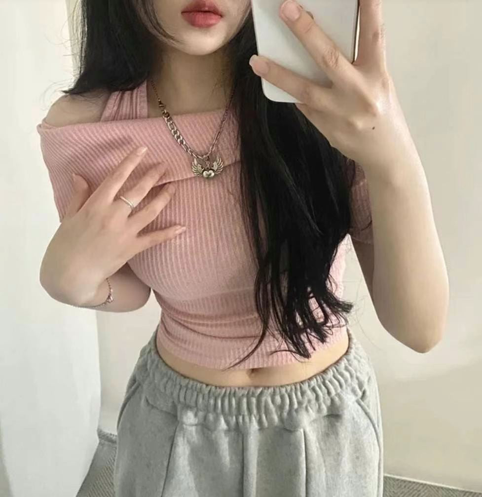 小性感挂脖一字肩Top