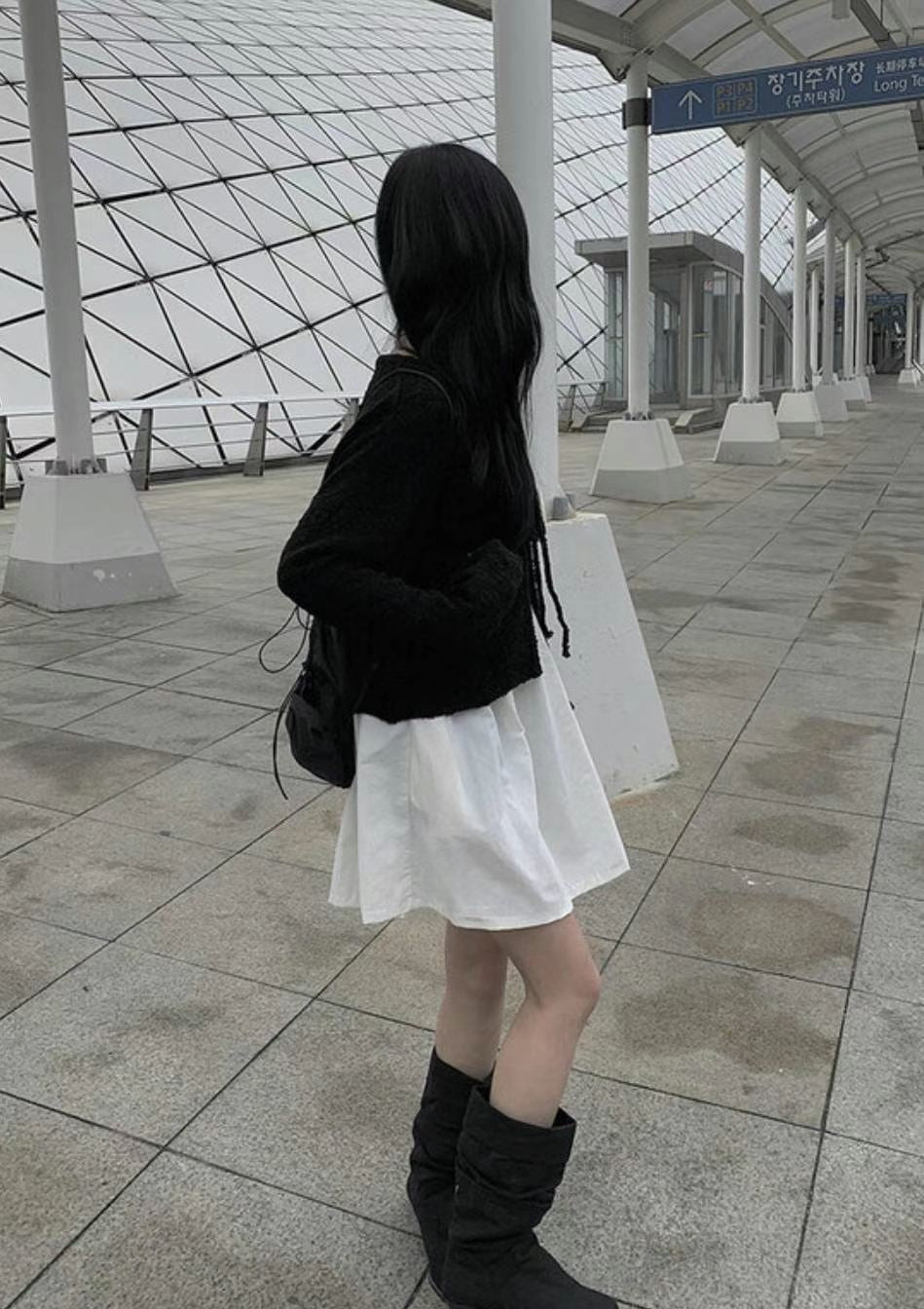 日系淨色吊帶抓皺連身裙