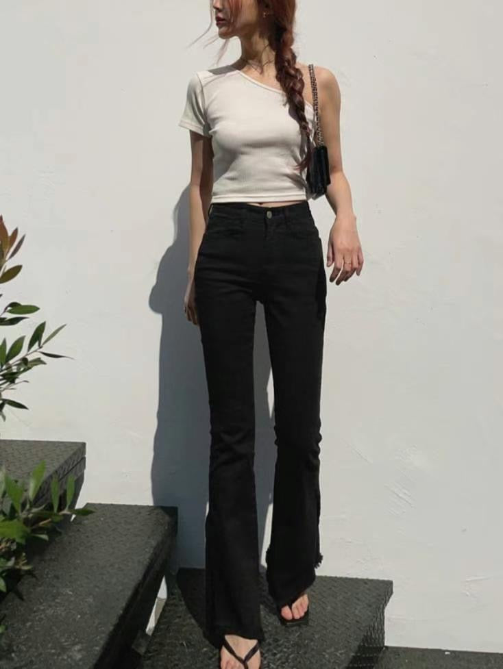 小性感斜肩Cutting Top