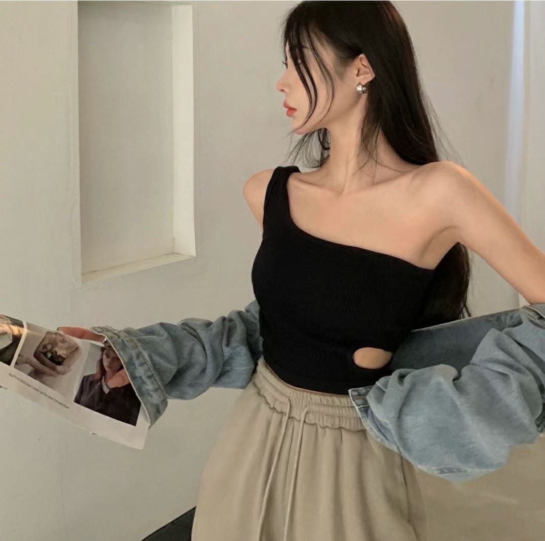 單肩小破洞背心仔