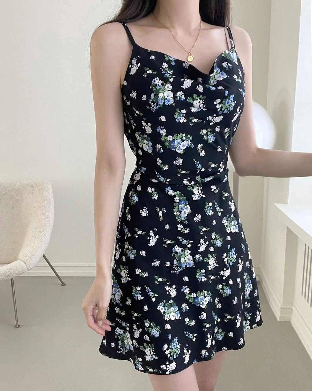 小性感吊帶碎花Ops
