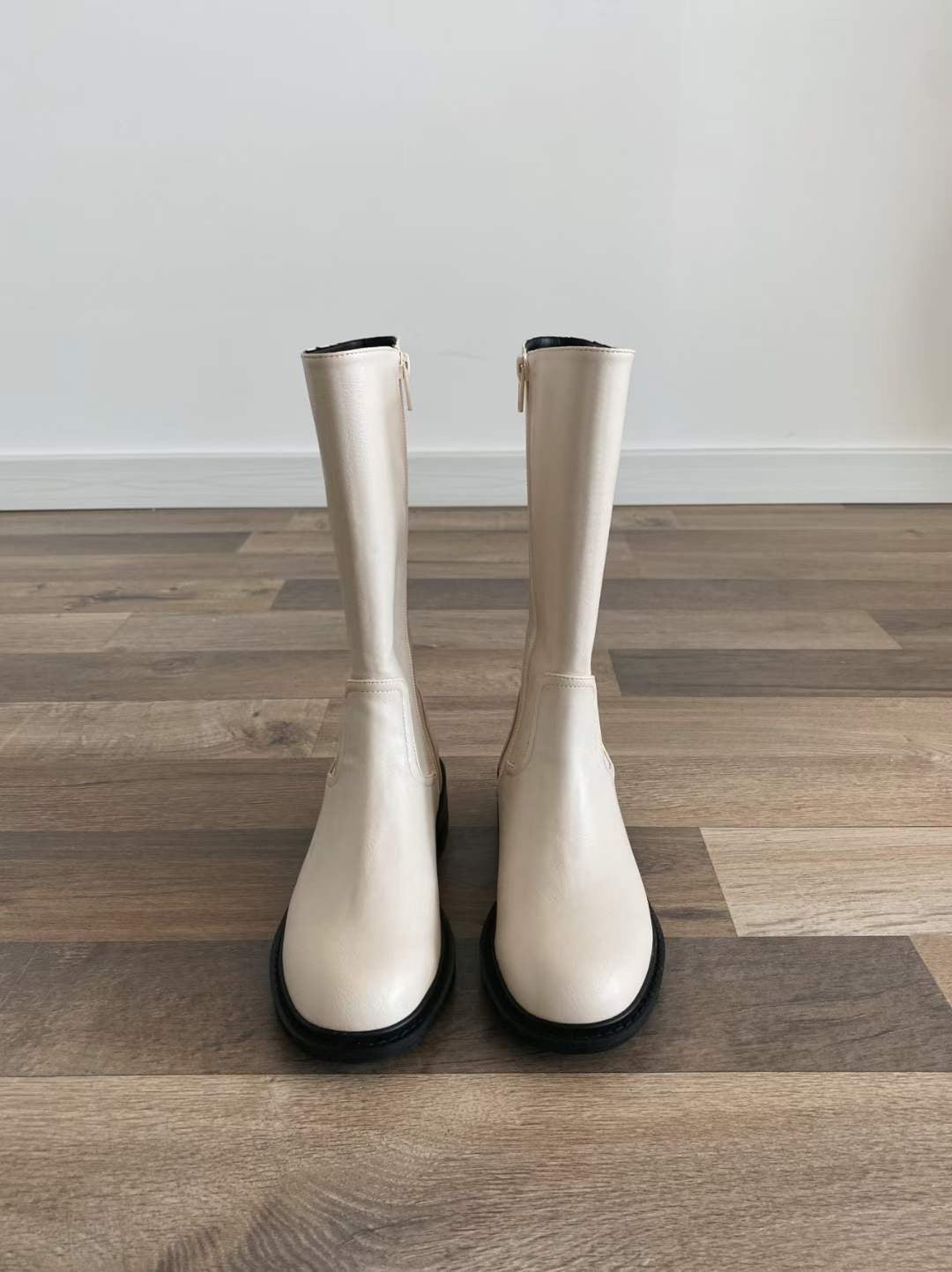 Round Toe Midi-Boots