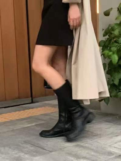 Round Toe Midi-Boots