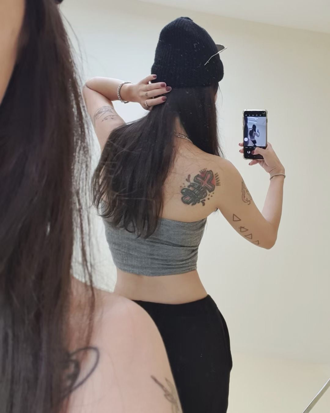 倒三角平口小背心