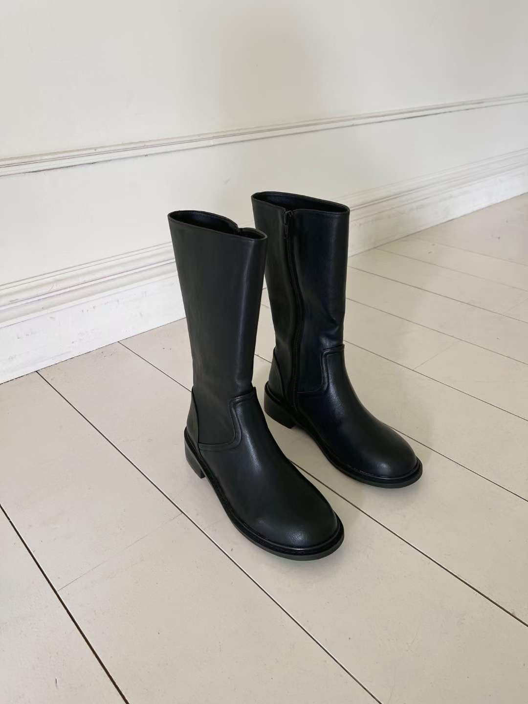 Round Toe Midi-Boots