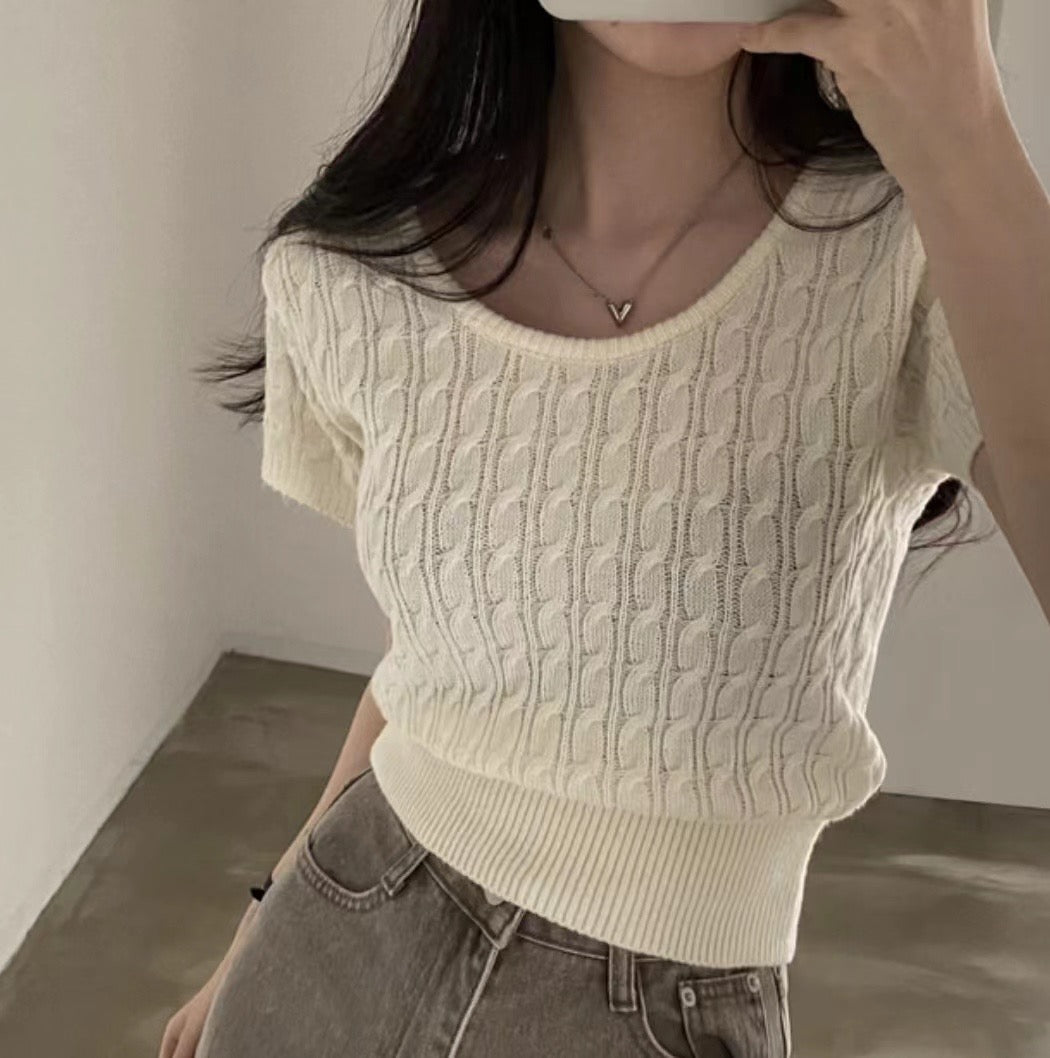 可愛小圓領扭麻花針織Top