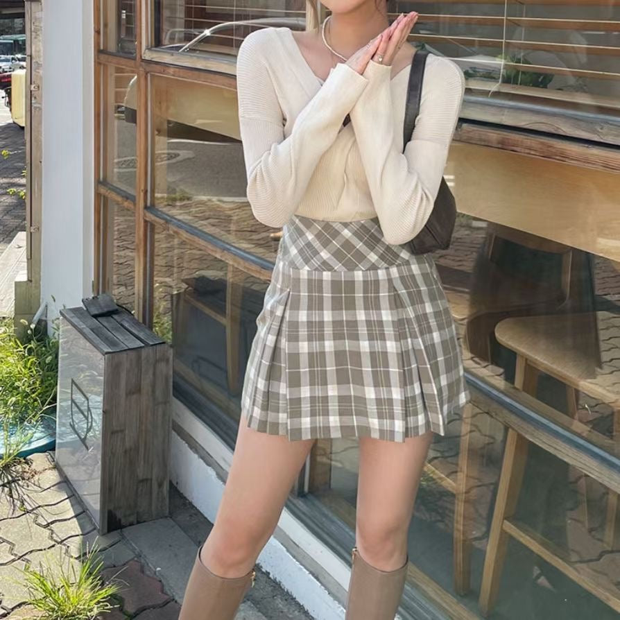 百搭格紋短裙