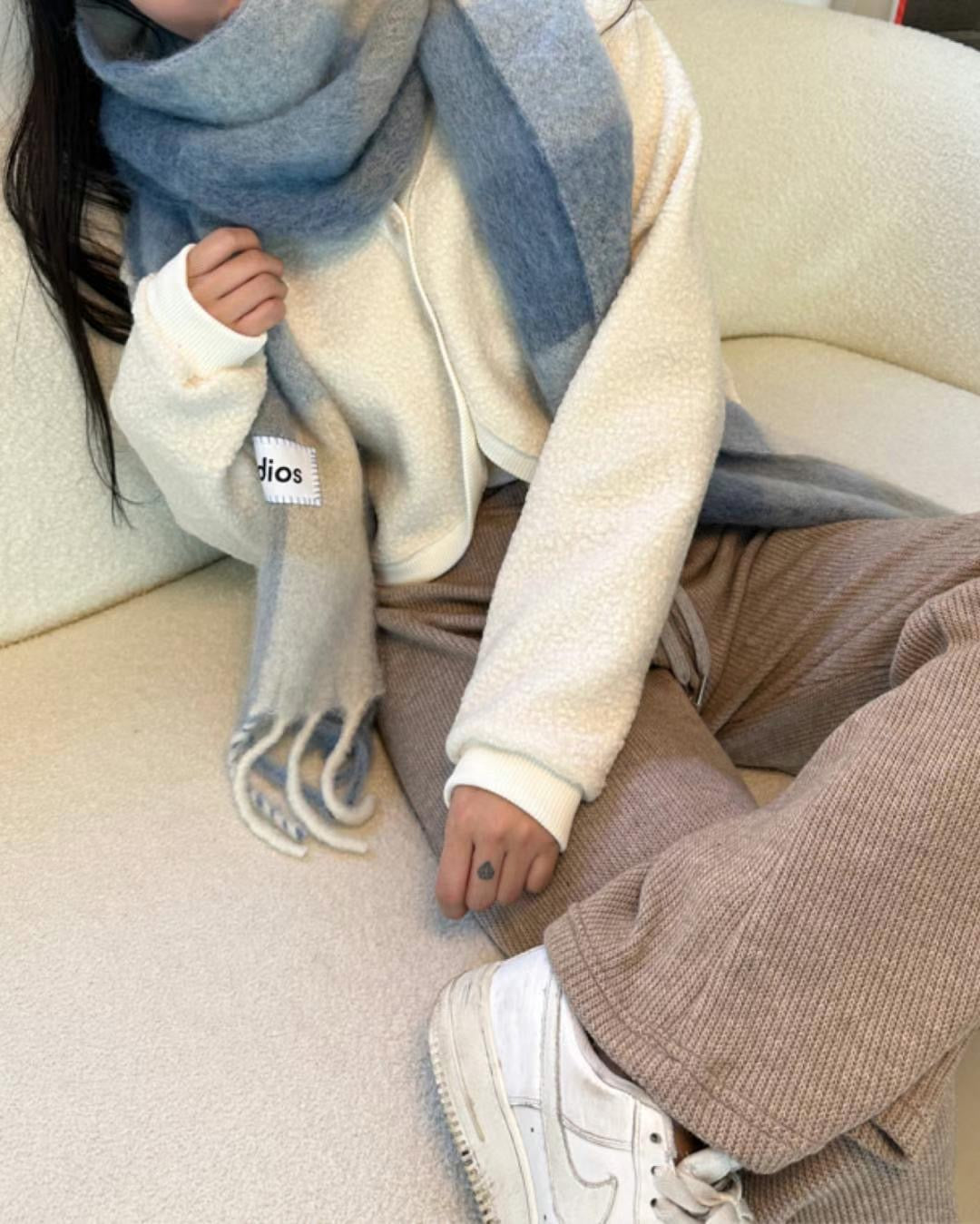 可愛雪球毛粒Cardigans