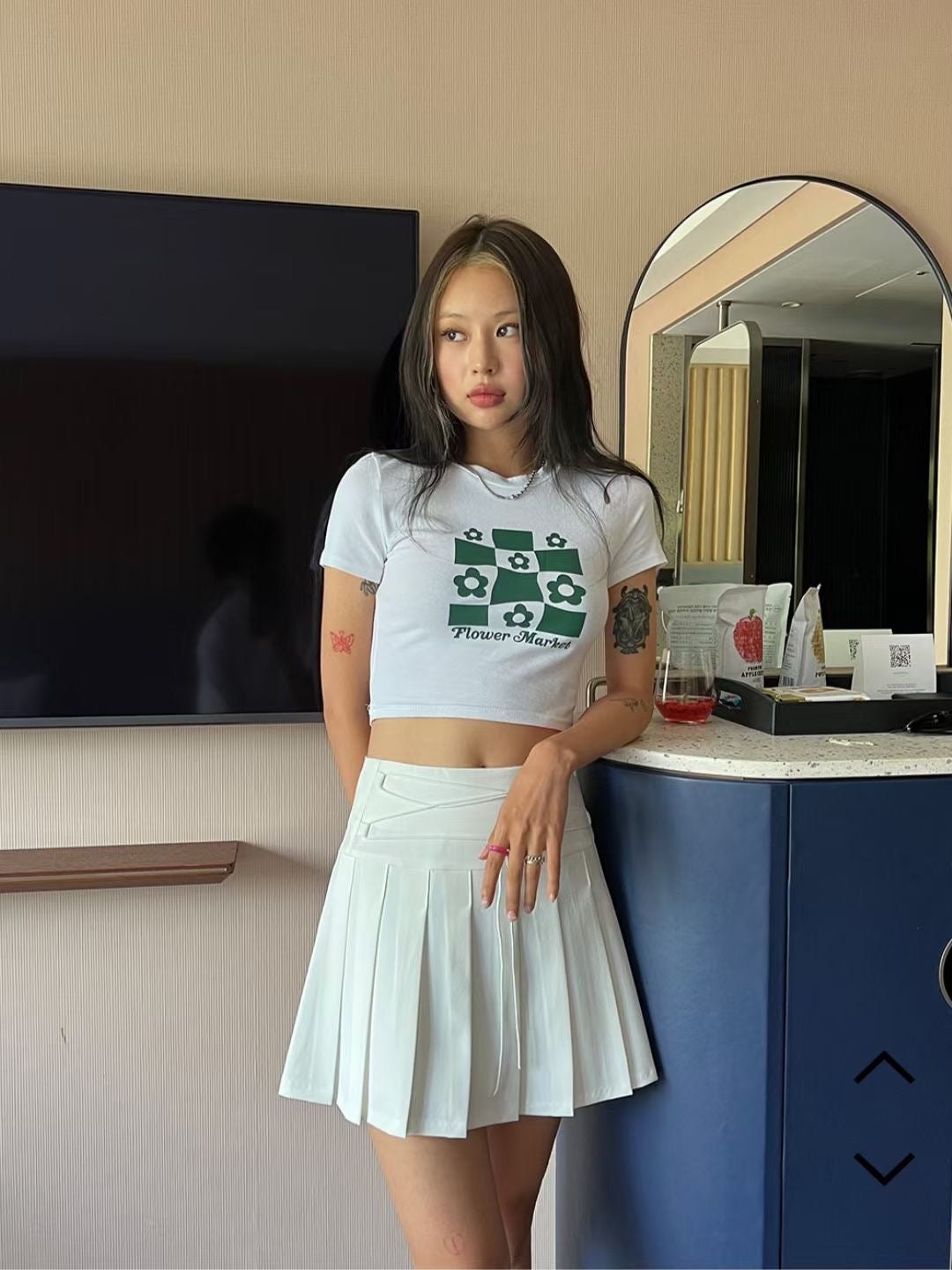 Flower Market Crop Tee