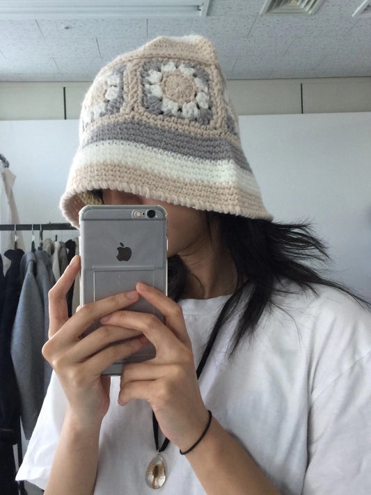 人手針織花花拼色冷帽