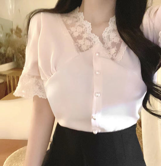 典雅復古蕾絲鈕扣上衣