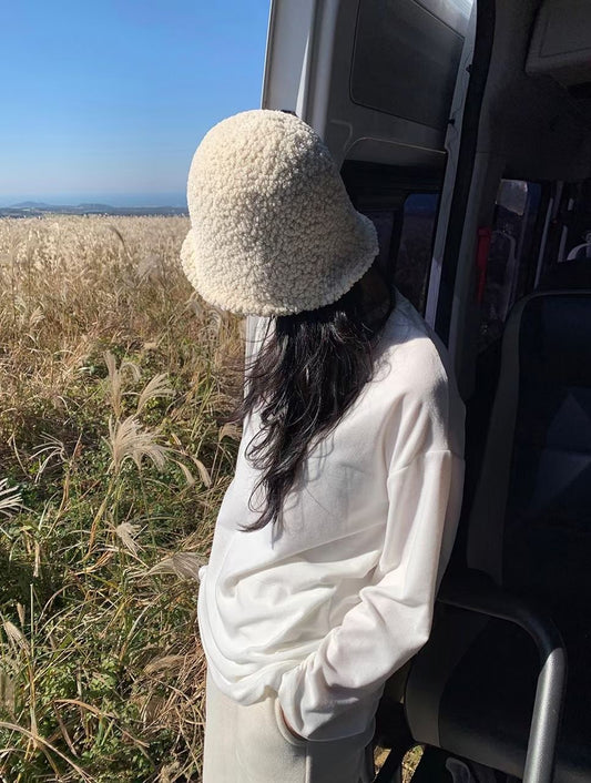 三色羊羔毛漁夫帽